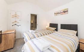 Cheerful 1-Bdr W/ Parking And Private Entrance